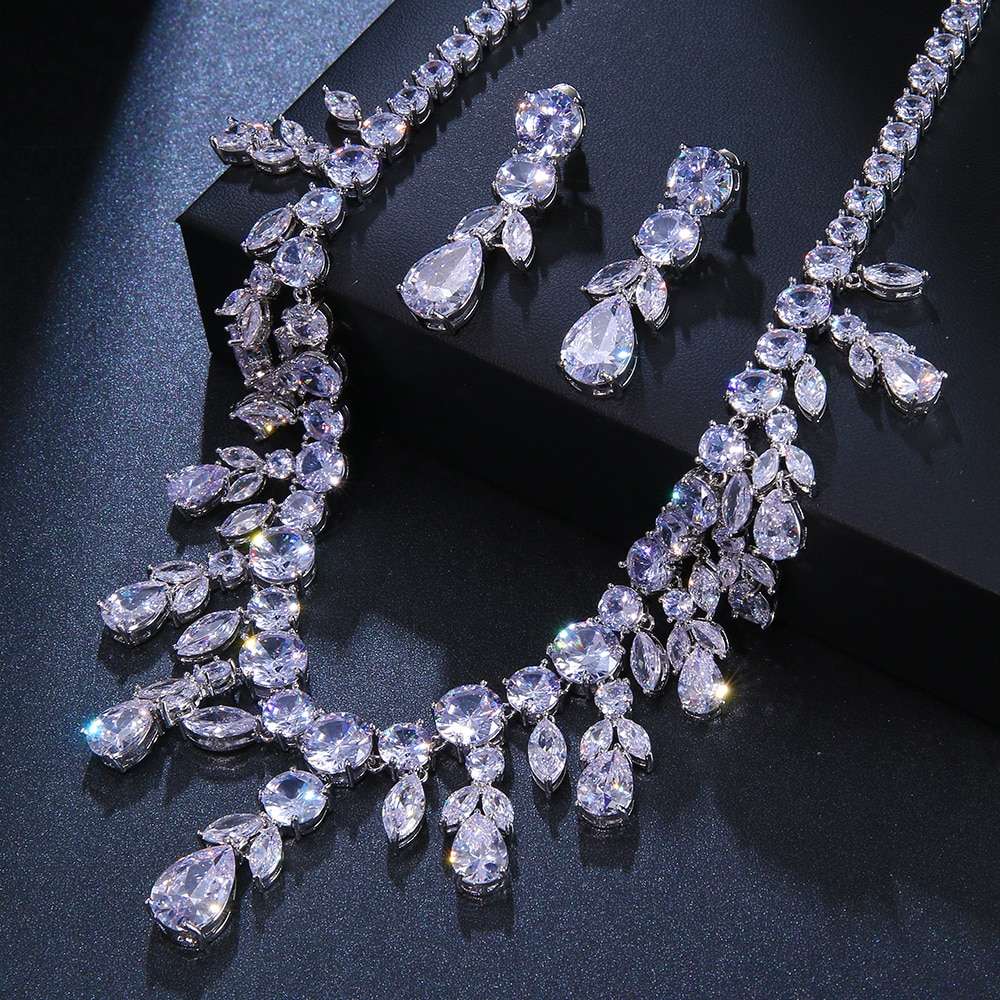 Cubic Zircon Necklace and Earrings,Silver Bridal Necklace and earrings, Jewelry Set, Water Drop Necklace, Leaf style jewellery for bride, Wedding Necklace set